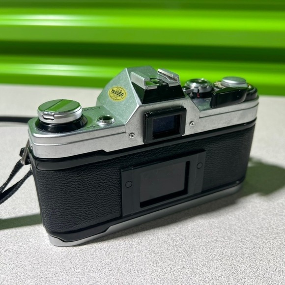 Canon AE-1 35mm SLR Film Camera Body Vintage Silver Black Japan 2386617 - Picture 5 of 14